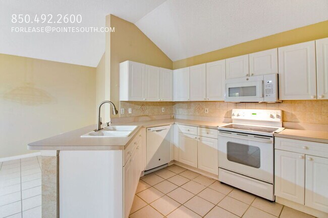 Building Photo - 366 Bay Tree Dr