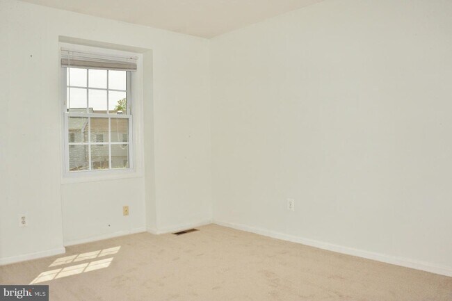 Building Photo - 6533 Yadkin Ct