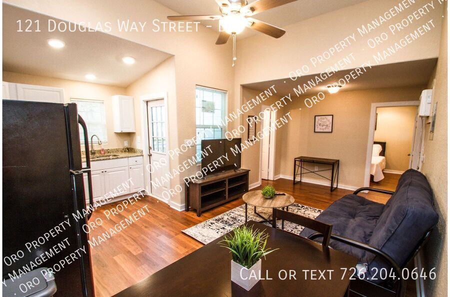 Building Photo - Sweet Relaxing Apartment Near Fabulous Downtown