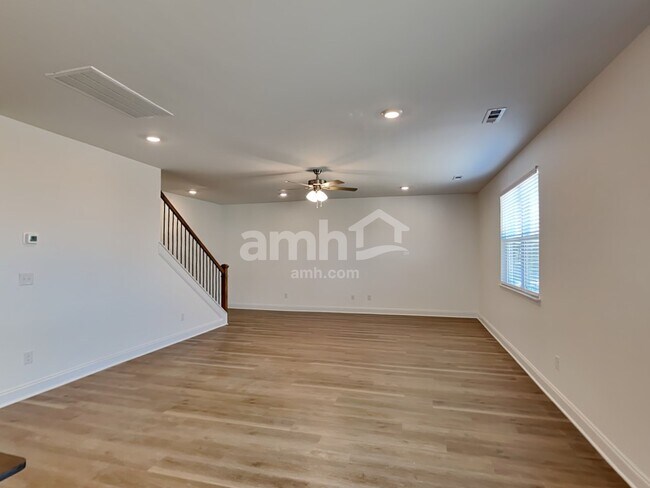 Building Photo - 201 Marin Dr