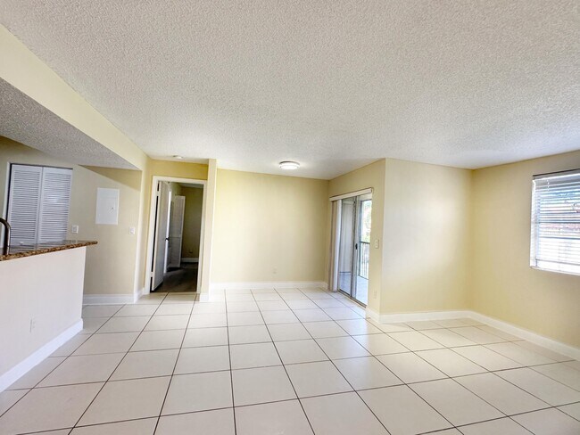 Building Photo - 1241 SW 46th Ave