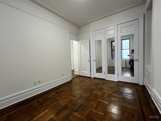 Building Photo - 200 W 58th St