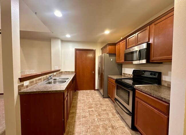 Building Photo - 1668 Stremler Dr