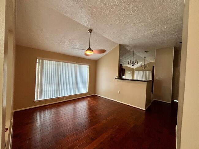 Building Photo - 12702 Meadway Ct