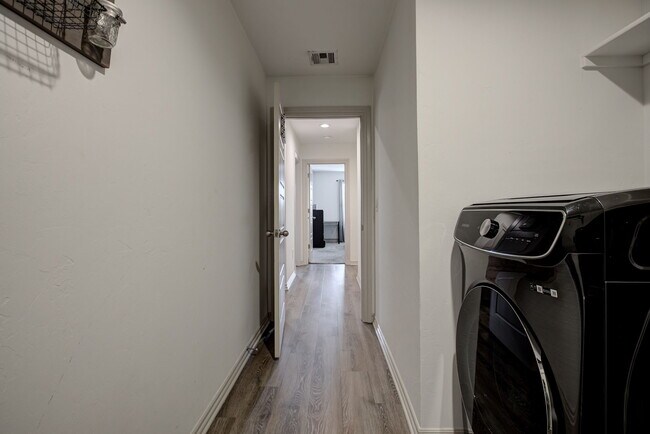 Building Photo - 14701 Travertine Fls Ln