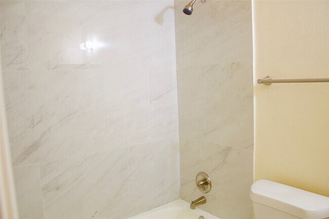 Building Photo - 16326 Quail Pl Dr