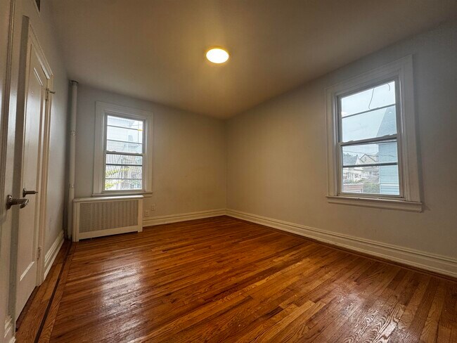Building Photo - 290 Fulton Ave