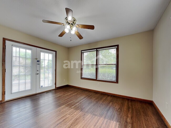 Building Photo - 517 Stone Path Ct