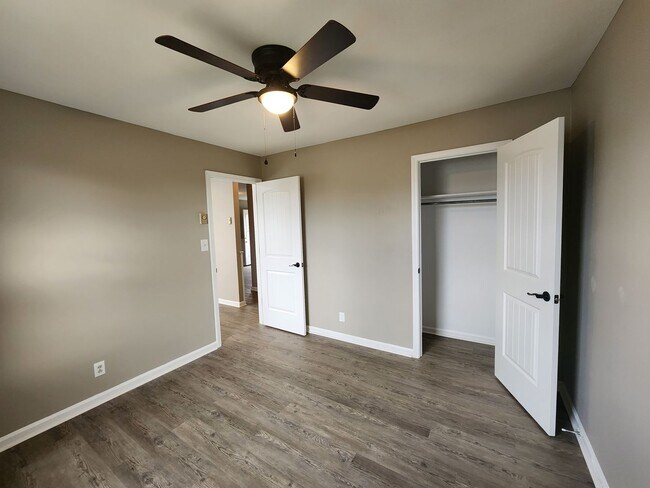 Building Photo - 145 Tandy Dr