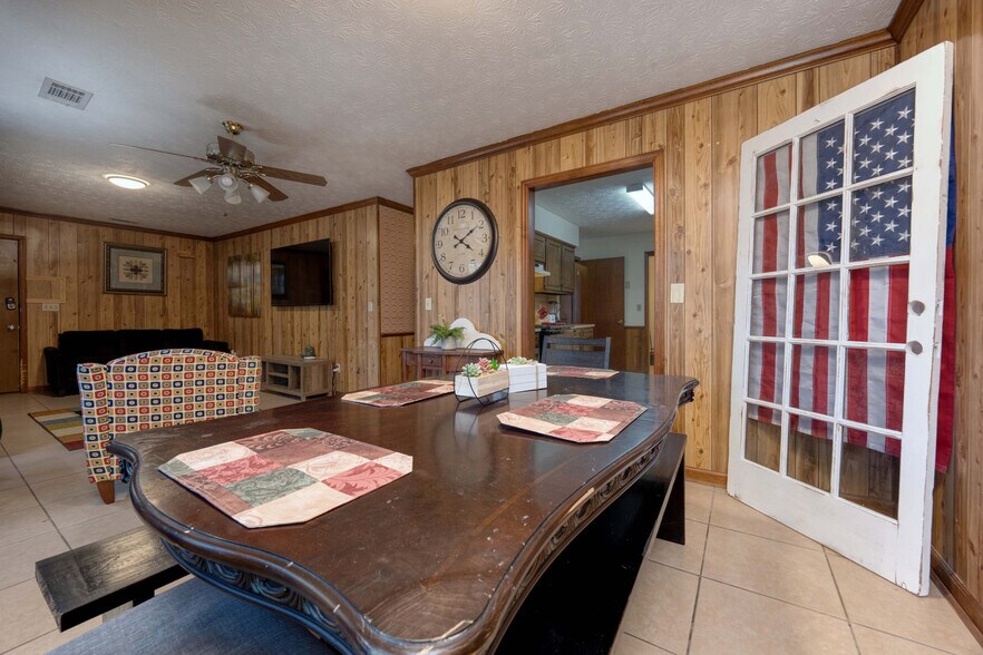 Building Photo - 4629 Rosemont Dr