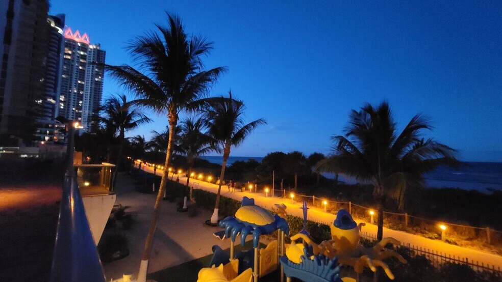 Building Photo - 6039 Collins Ave