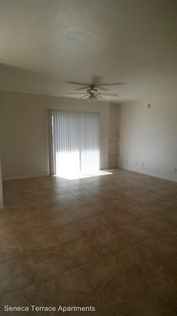 Building Photo - 2050 N Pantano Rd