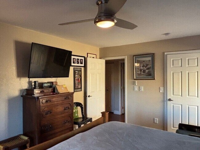 Building Photo - Welcome to this stunning 2-bedroom, 2-bathroom home, in Leisure World a 45+ Active Adult Resort C...