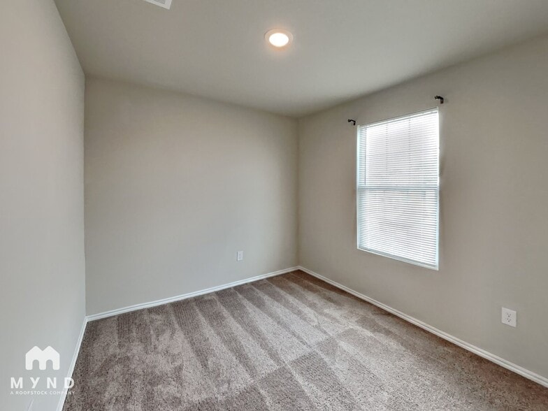 Building Photo - 4220 Thalweg Way