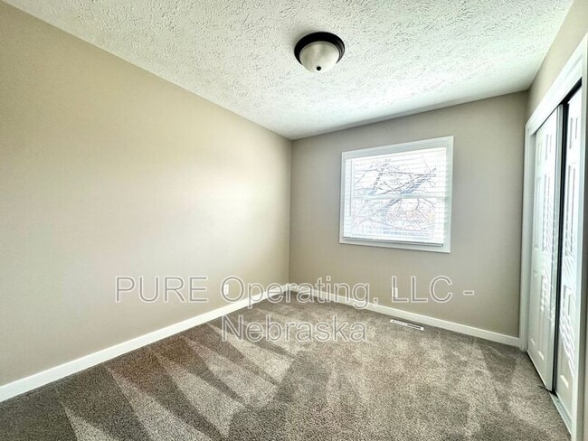 Building Photo - 8005 S 152nd St