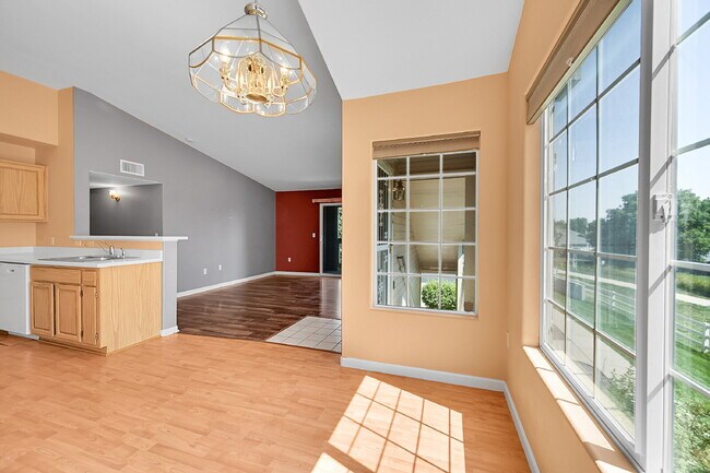 Building Photo - $2,050.00, 2-bed, 2 bath, located in Broom...