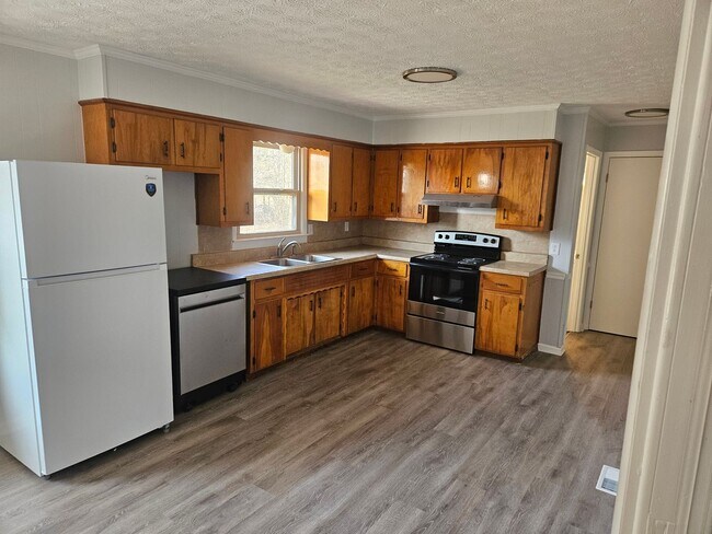 Building Photo - 617 Chitwood Dr