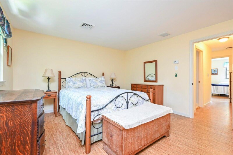 Building Photo - 33 West Rd