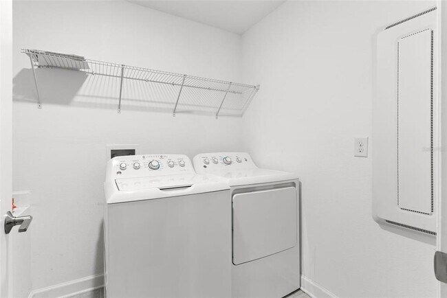 Building Photo - 740 Simone Ct