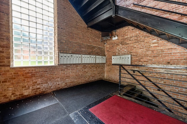 Building Photo - 2201 W Wabansia Ave