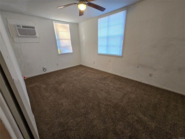 Building Photo - 2300 Plum St