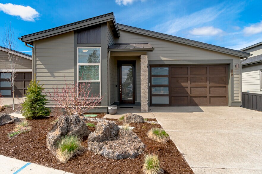 Building Photo - 2603 NW Rippling River Ct