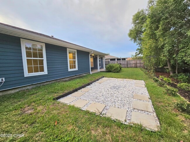 Building Photo - 603 Diamonte Cir