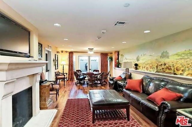 Common Room - 13200 Moorpark St