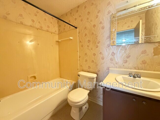 Building Photo - 5137 Weston