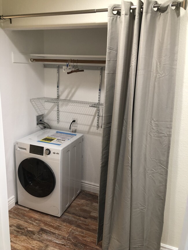 Washer/Dryer Combo - 1223 Bonanza Ave