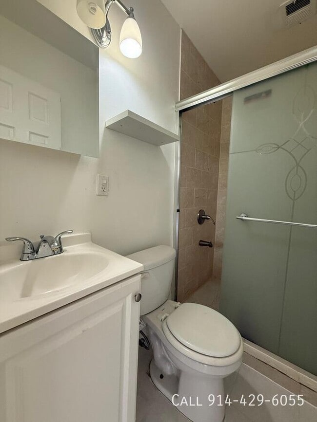 Building Photo - 83 Maple Pl