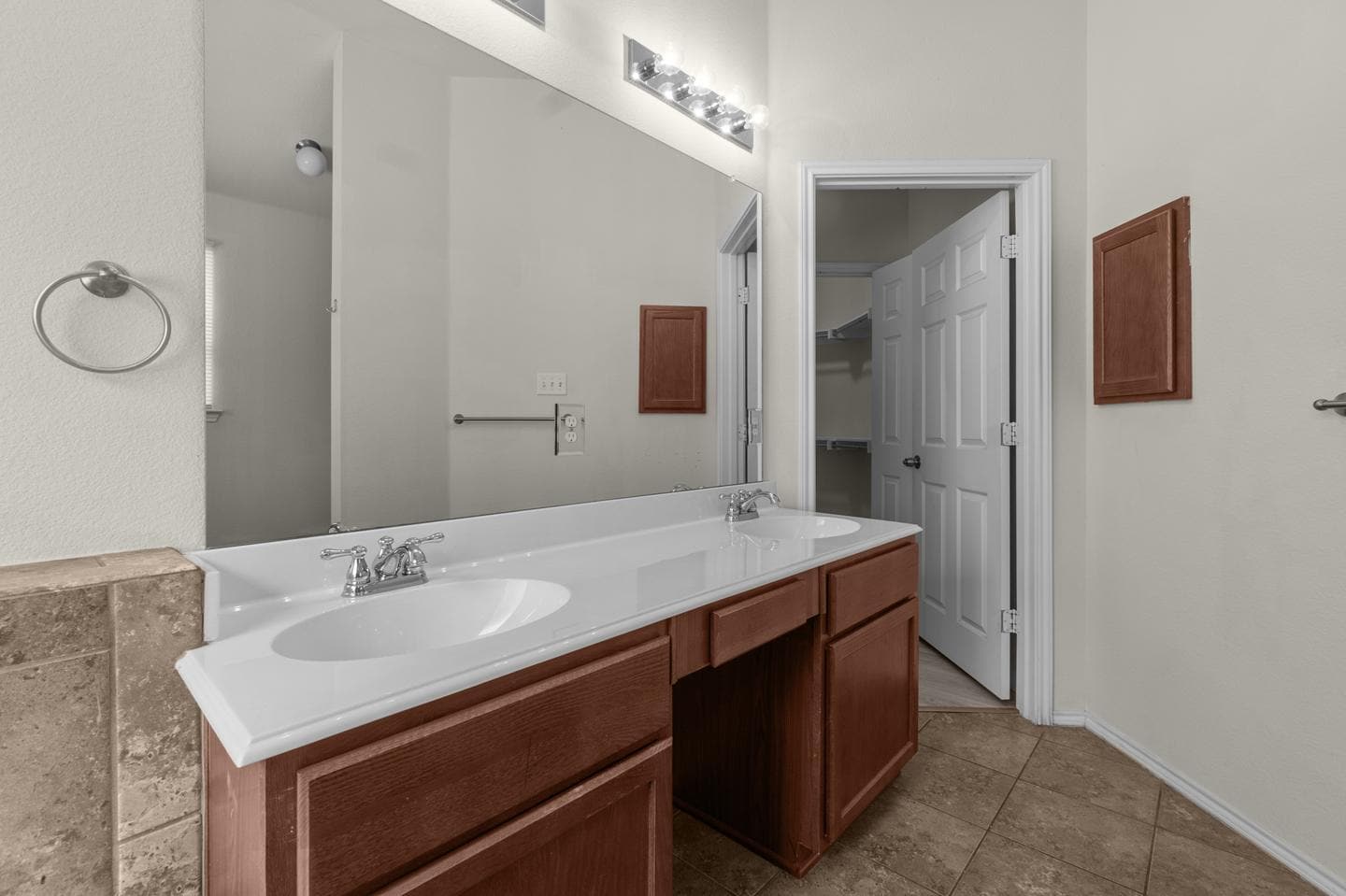 Building Photo - 3330 Shining Light Dr
