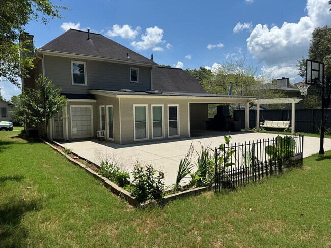 Building Photo - 965 Bass Ct N W