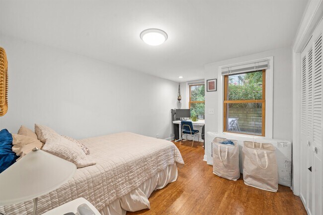 Building Photo - 194 Washington St