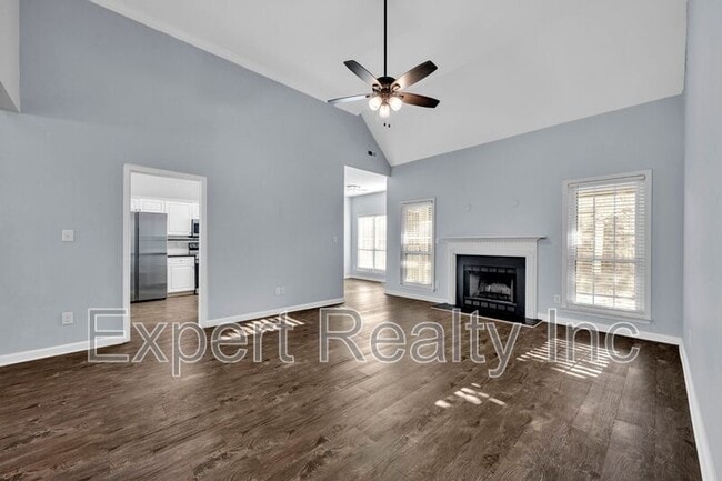 Building Photo - 8235 Wynwood Dr