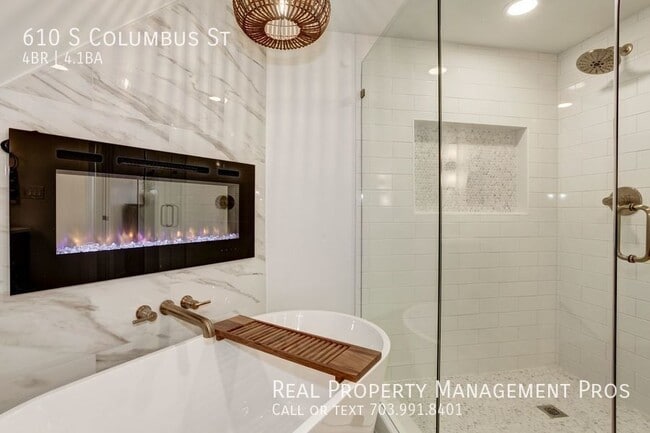 Building Photo - Stunning Corner Townhouse, Old Town Alexan...