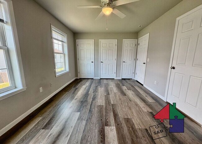 Building Photo - Spacious Milton 3 Bedroom - Pet Friendly!
