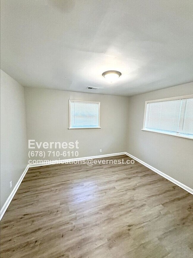 Building Photo - 4402 Davana Dr