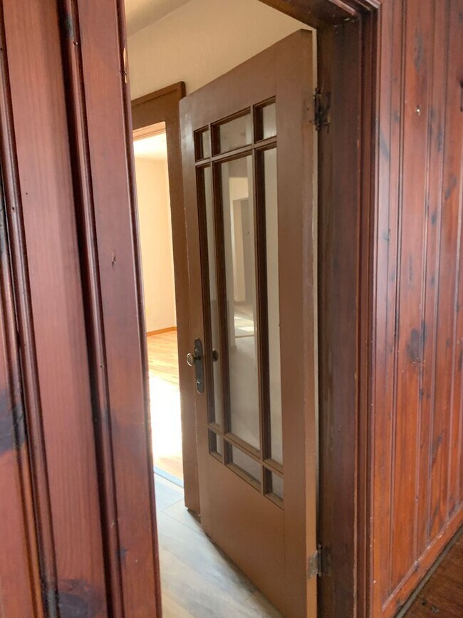 Building Photo - Two Bedroom Home Close to Medical Center