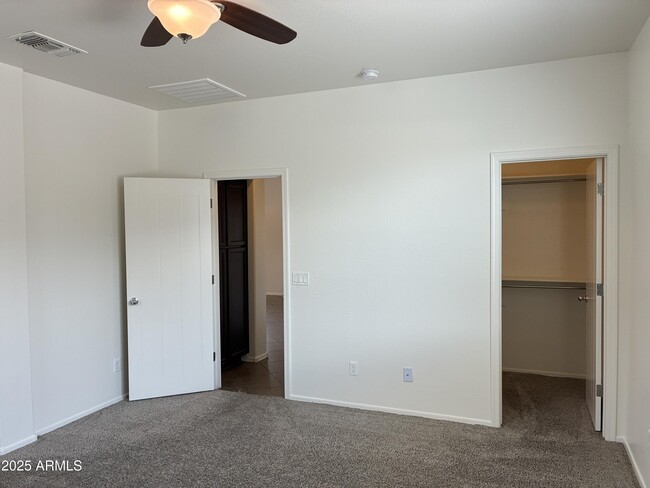 Building Photo - 11749 W Chase Ln