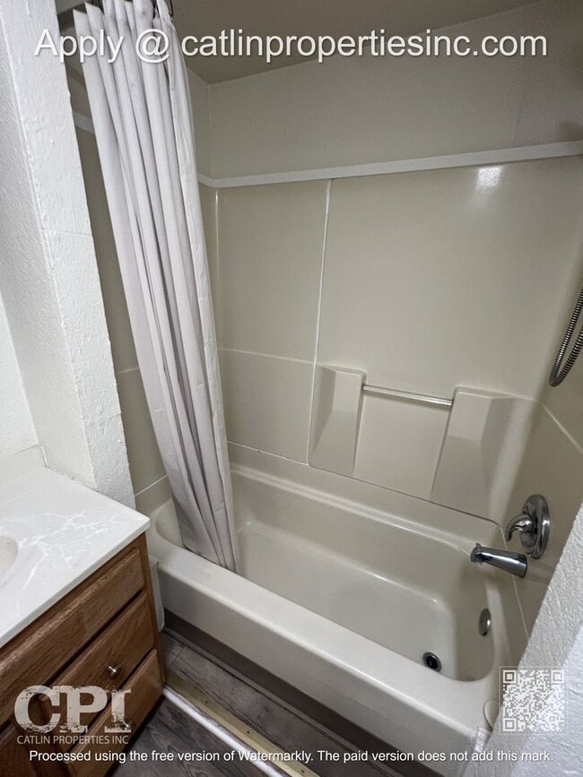 Building Photo - 323 15th Ave