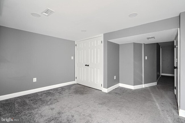 Building Photo - 1618 Wadsworth Way