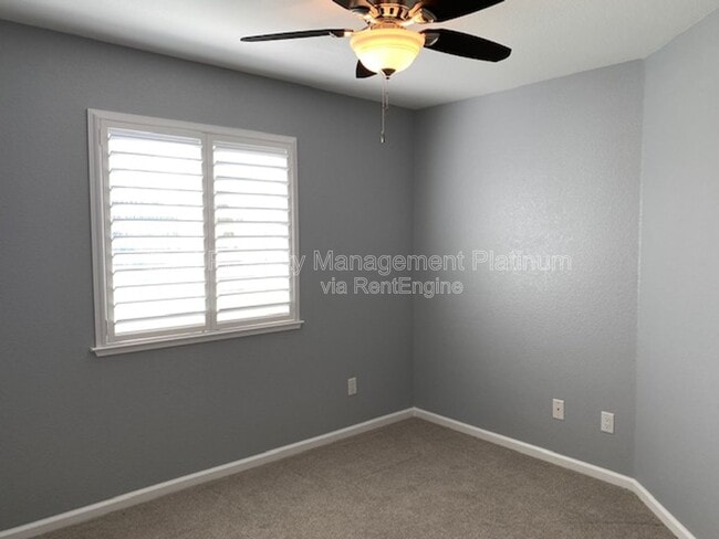 Building Photo - 2927 E Solar Ave