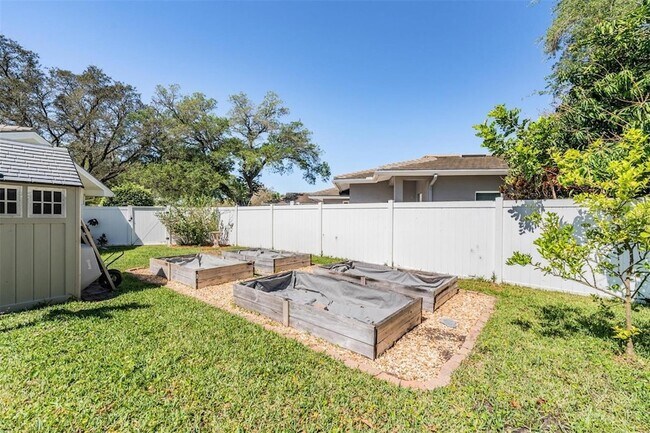 Building Photo - 1001 Grovewood Ct