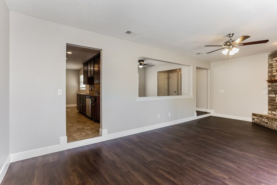 Building Photo - 2633 Grafton Dr