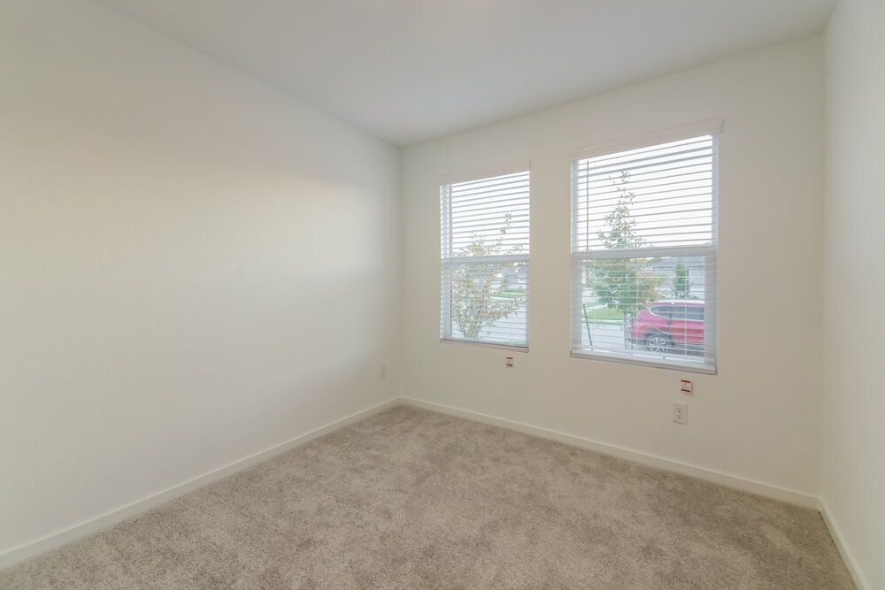 Building Photo - 100 Wren Wy