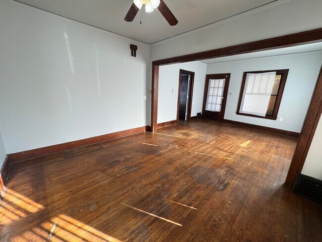 Building Photo - 24 Bremer-