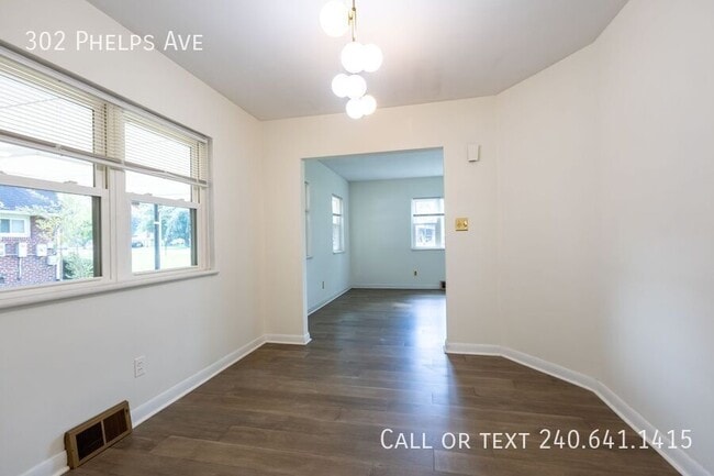 Building Photo - 302 Phelps Ave