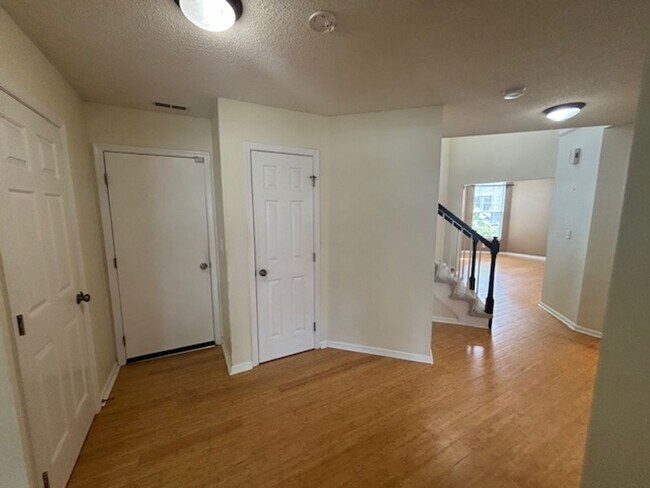 Building Photo - 3301 Sacramento Dr