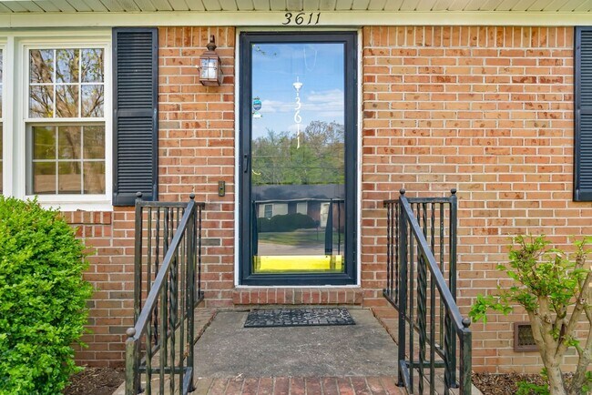 Building Photo - 3611 Bahama Dr
